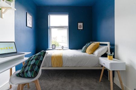 6 bedroom terraced house to rent - Photo 4