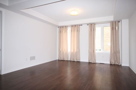 For Lease - 79 Mitchell Place, Newmarket, Ontario - Photo 3