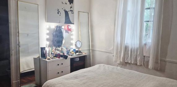 Plateau Mont-Royal 51/2 au 3e étage près du parc Lafontaine $1875, libre le 5 juillet - Photo 2