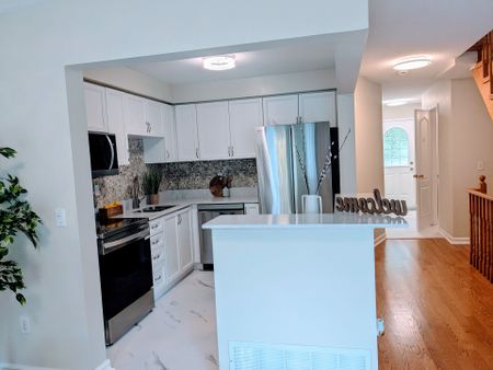 For Lease - 5030 Heatherleigh Avenue Unit# 150, Mississauga, Ontario - Photo 2