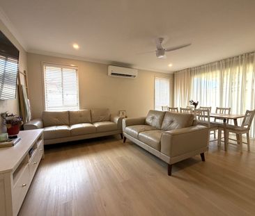 Spacious & Modern 3 Bedroom Home in Convenient Location! - Photo 6