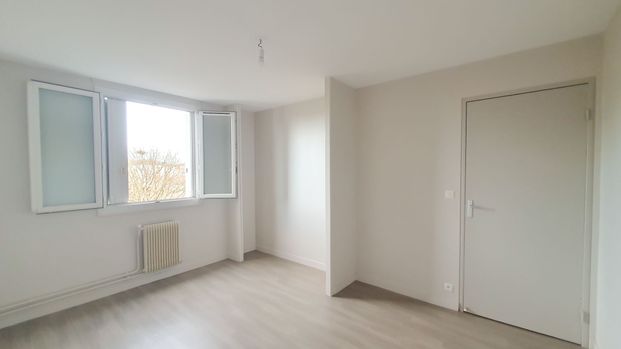 Type 4 refait à neuf de 73 m² – à côté du tram - Photo 1