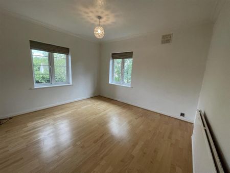 3 bedroom apartment to rent - Photo 4