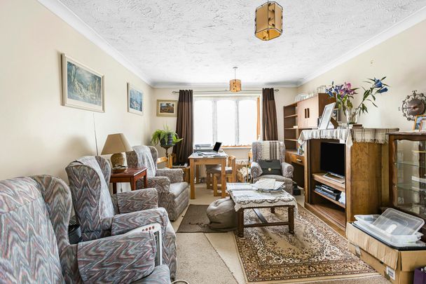 Honeymead, Welwyn, Hertfordshire, AL6 0EG - Photo 1