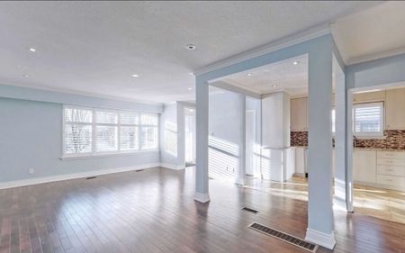 For Lease - 381 Osiris Drive, Richmond Hill, Ontario - Photo 2