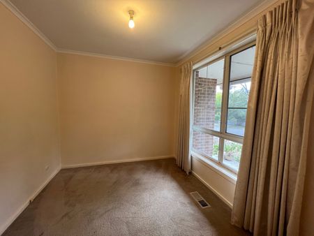 19 St James Road, Rosanna VIC 3084 - Photo 2