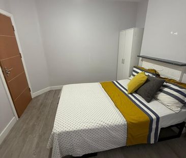 Room in a Shared House, Birkbeck Road, N17 - Photo 1