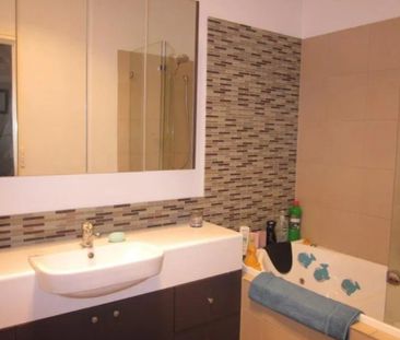 28 Wiltshire Drive, Kew VIC 3101 - Photo 4