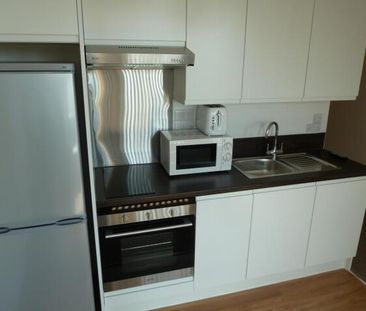 Studio to rent - Photo 6