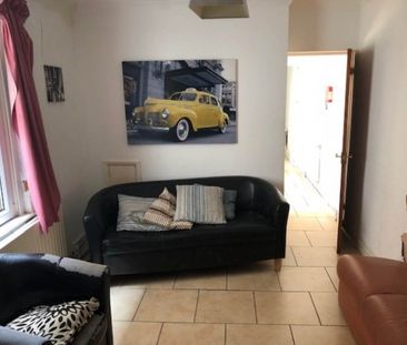 6 Bed - St Helens Avenue, , - Photo 1