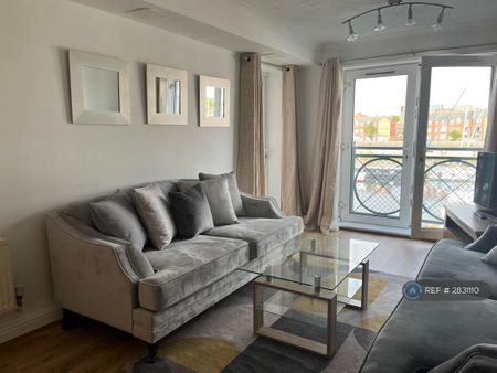 2 bedroom flat to rent - Photo 2