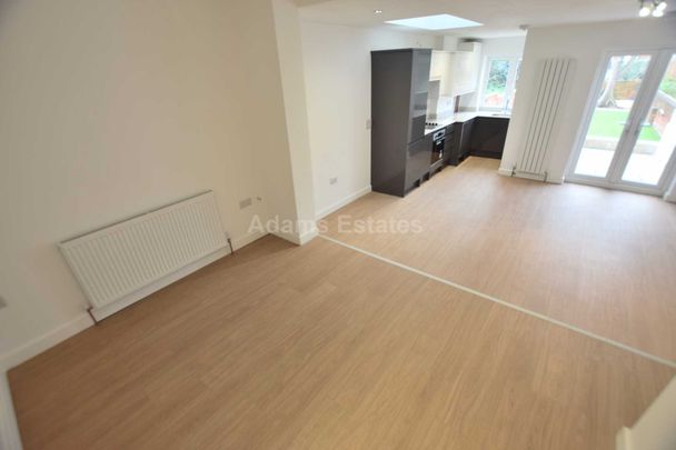 Price £1,275 pcm - Available 11/11/2024 - Furnished / Unfurnished - Photo 1