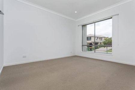 Modern, Low-Maintenance Living in a Prime North Lakes Location - Photo 5