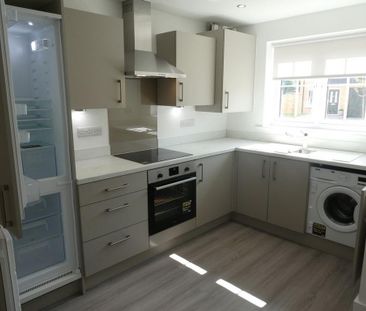 3 bedroom semi-detached house to rent - Photo 6