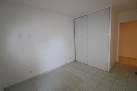 Appartement 3 pièces 63m2 MARSEILLE 8EME 1 255 euros - Photo 5