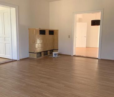 Stilvolle 4-Zimmer-Altbauwohnung mit Charme & Großzügigkeit - Photo 4