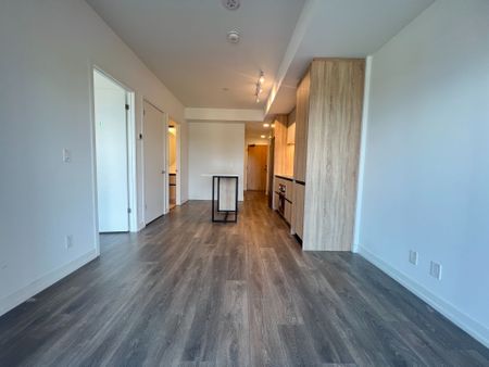 For Lease - 8 Beverley Glen Boulevard Unit# 1202, Vaughan, Ontario - Photo 3