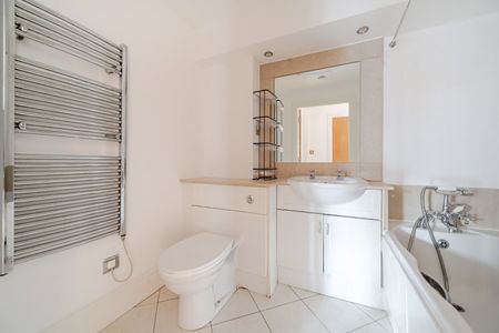 Seven Kings Way, Kingston Upon Thames, Surrey, KT2 - Photo 3