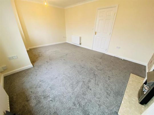 4 bedroom semi-detached house to rent - Photo 1