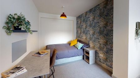 3 bedroom flat to rent - Photo 2