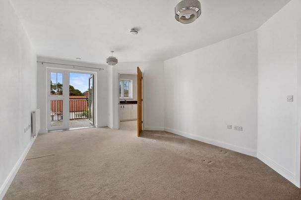 2 bedroom retirement property to rent - Photo 1