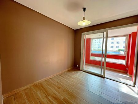 Appartement 2 pièces 47m2 MARSEILLE 8EME 895 euros - Photo 3