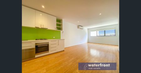 SPACIOUS 2 BEDROOM APARTMENT IN A GREAT UNI HILL LOCATION - Photo 3
