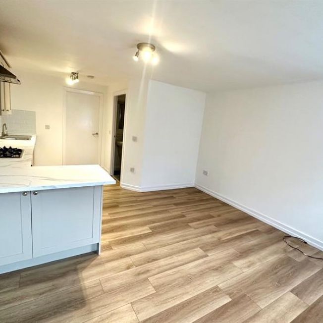 1 Bedroom Apartment To Let - Photo 1