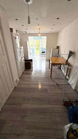 Room in a Shared House, Denzil Road, NW10 - Photo 5