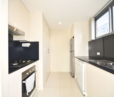 2 Bedroom Townhouse Style Apartment - Photo 3