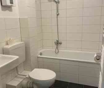 Mitten drin! Günstig geschnittenes 1-Zi.-Appartment mit Einbauküche... - Foto 3