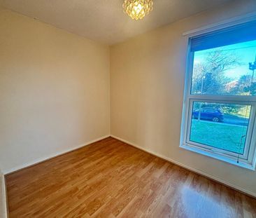 St Chads Fields, Winsford - Photo 5