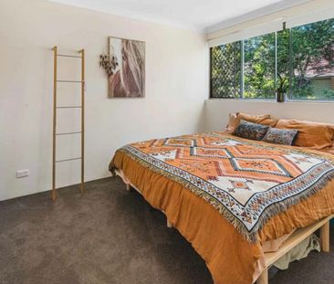 Spacious 3-Bedroom Apartment - Heart of Southport - Photo 6