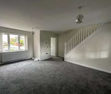 Russet Close, CREWE - Photo 2