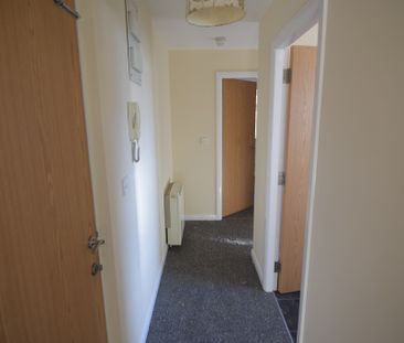 To Let 2 Bed Apartment - Photo 6