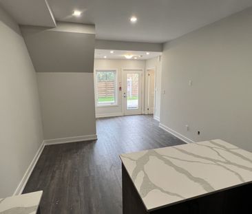 For Lease - 402 The East Mall N/A Unit# 120, Toronto, Ontario - Photo 5