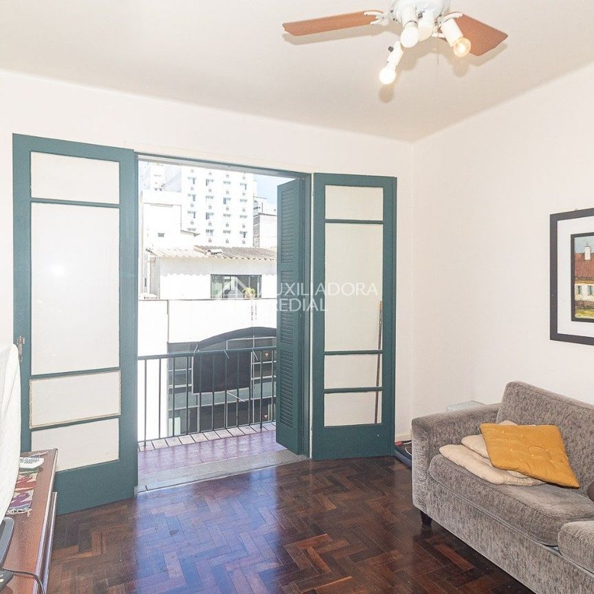 Apartamento com 2 quartos e 74m² para alugar em Centro Histórico, Porto Alegre. - Photo 1
