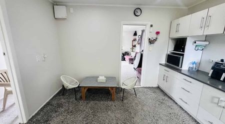 Charming 3 bedroom property in prime location - Photo 5