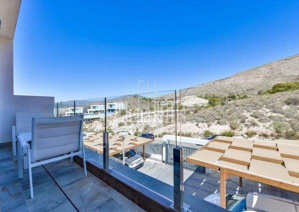 Modern duplex with sea views in Sierra Cortina, Finestrat, Benidorm, Alicante