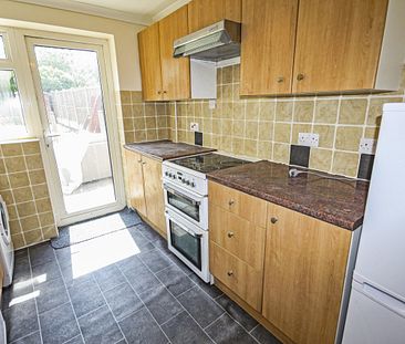 Three-Bedrooms Terraced House - Photo 1