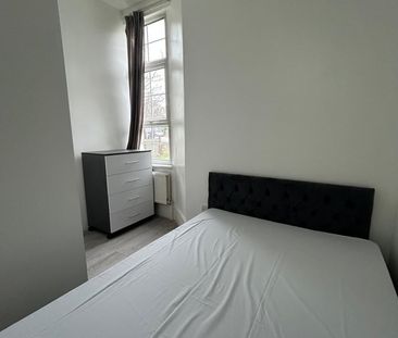 4 Bed Flat, Chandos House, NW2 - Photo 1