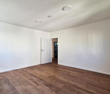 Lichtdurchflutete 4-Zi.-Whg. in Esslingen mit EBK, Loggia, Garten - Foto 1