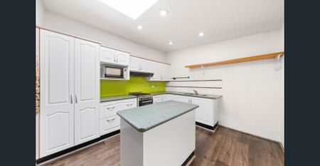 Charming Two Bedroom Semi In Well Desired Location - Photo 5