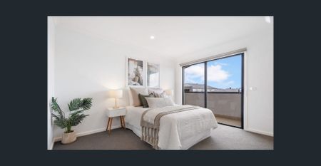 Stylish Town House in the heart of the Modeina Estate - Photo 2