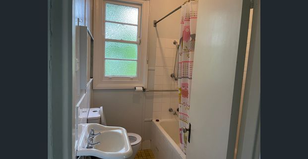 COSY ONE BEDROOM UNIT - Photo 1