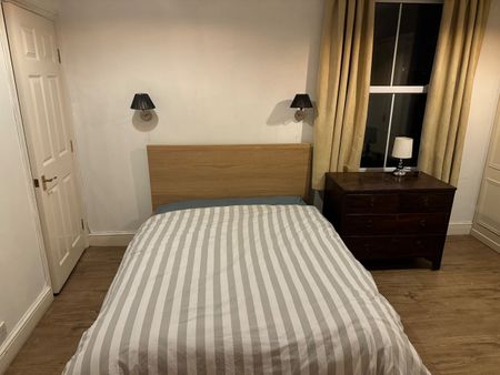 Room in a Shared House, North End Road, SW6 - Photo 2