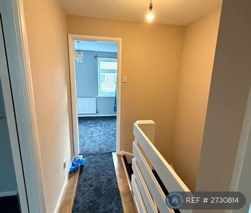 2 bedroom terraced house to rent - Photo 4