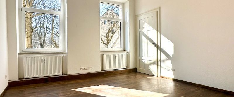 Geräumige, helle 2-Raum-Wohnung - nach Ihren Wünschen renoviert - auf der Lindenstraße in Annaberg!! - Photo 1