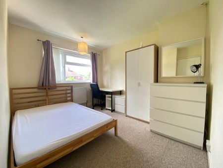 3 bedroom semi-detached house to rent - Photo 3