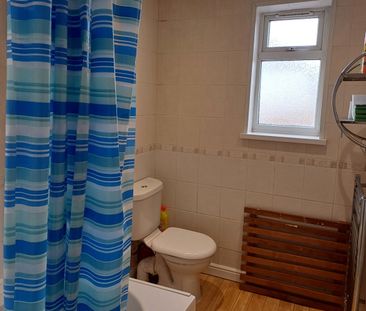 3 Bed Semi-Detached House, Central Avenue, NG9 - Photo 2